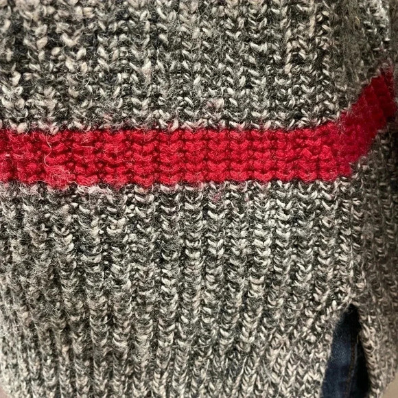 Roots  Knit Sweater Size Medium - Picture 9 of 9